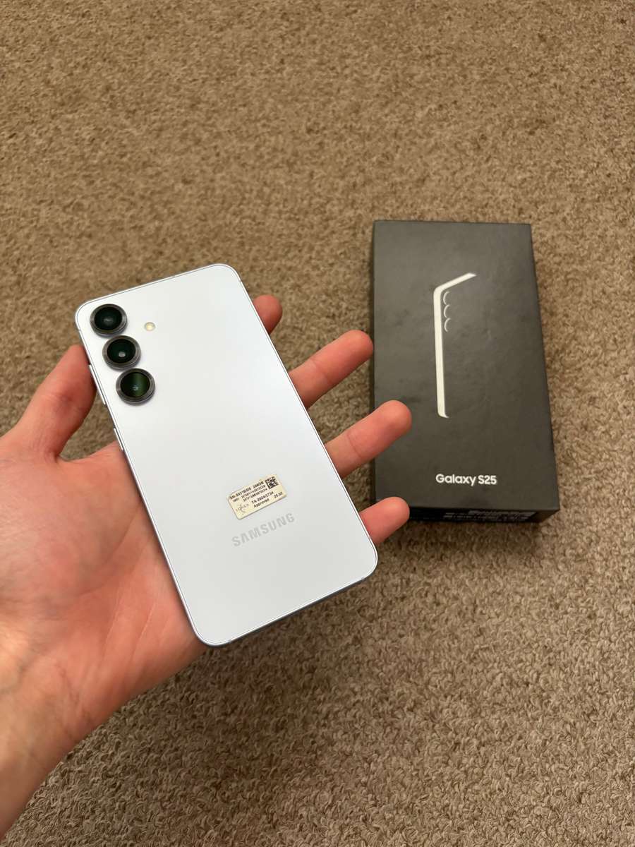 Samsung S25 5G 256gb 12gb ram Dual sim Immaculate condition with box