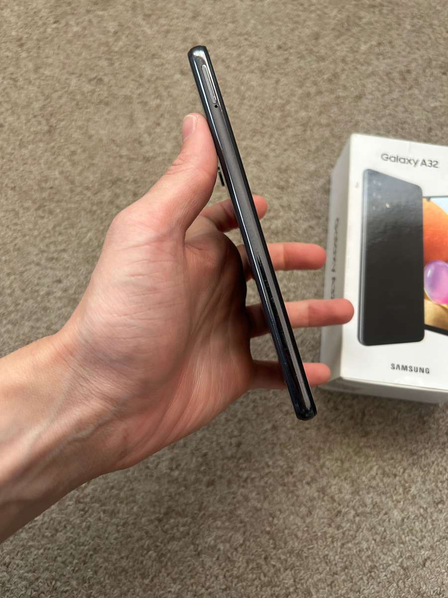 Samsung A32 128gb 4gb ram Dual Sim with box