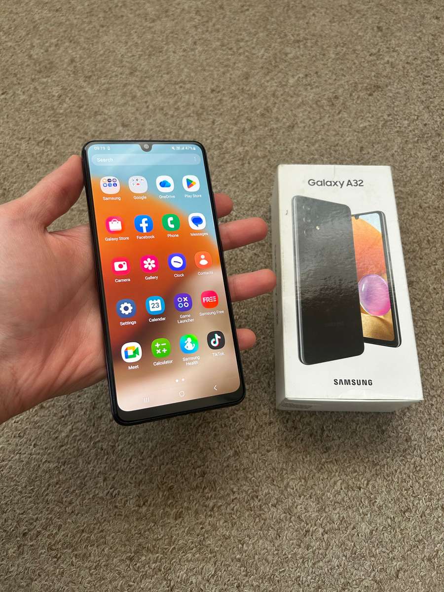 Samsung A32 128gb 4gb ram Dual Sim with box
