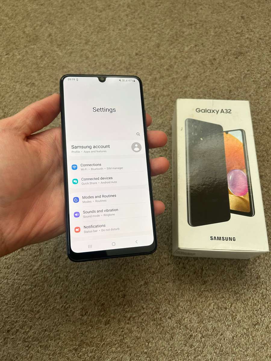 Samsung A32 128gb 4gb ram Dual Sim with box