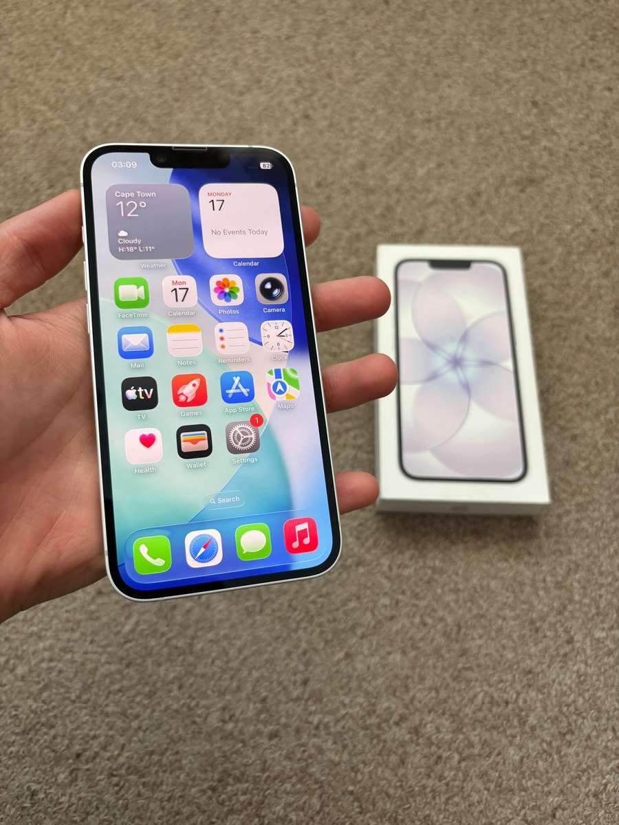 Apple iPhone 17e 256GB Dual SIM Immaculate Condition With Box - like new open box