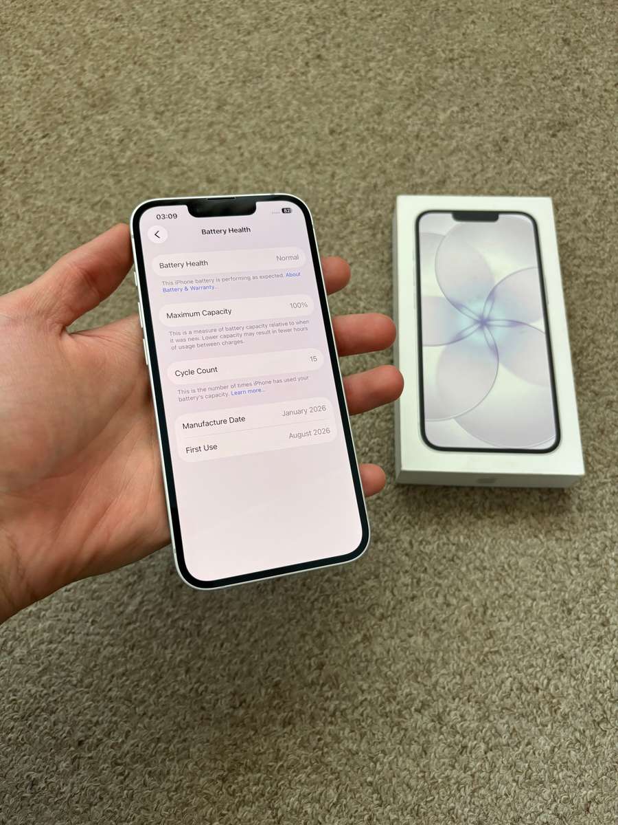 Apple iPhone 17e 256GB Dual SIM Immaculate Condition With Box - like new open box