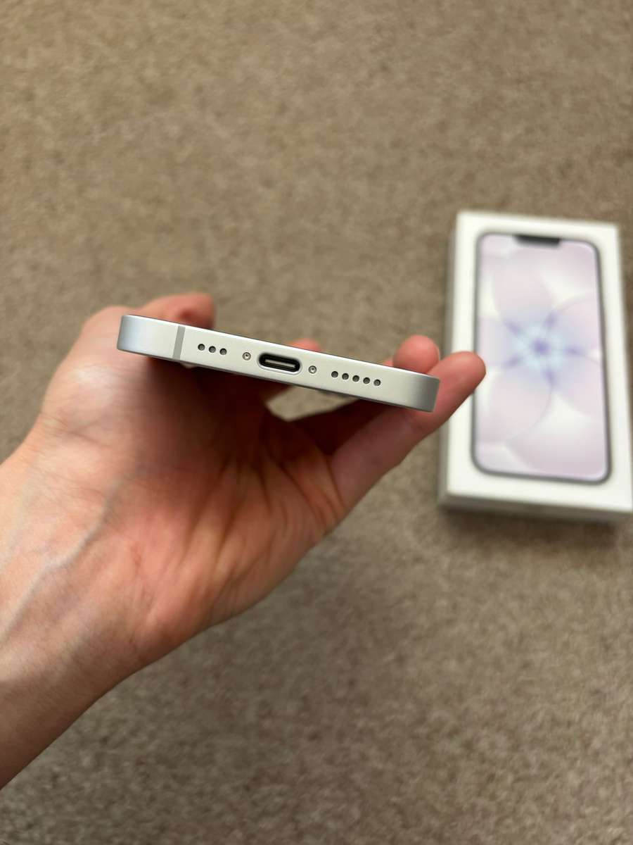 Apple iPhone 17e 256GB Dual SIM Immaculate Condition With Box - like new open box
