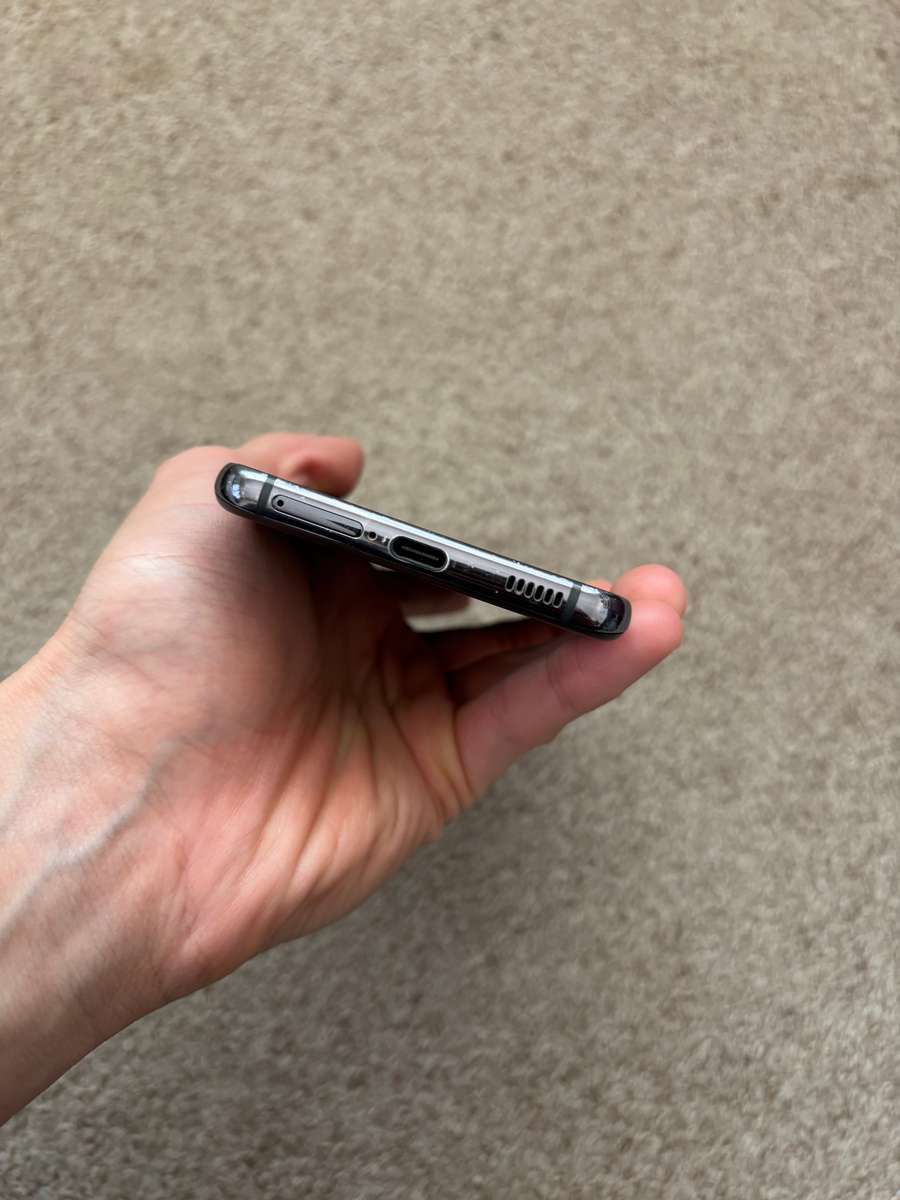 Samsung S21 5G 256gb 8gb ram Dual SIM with cover