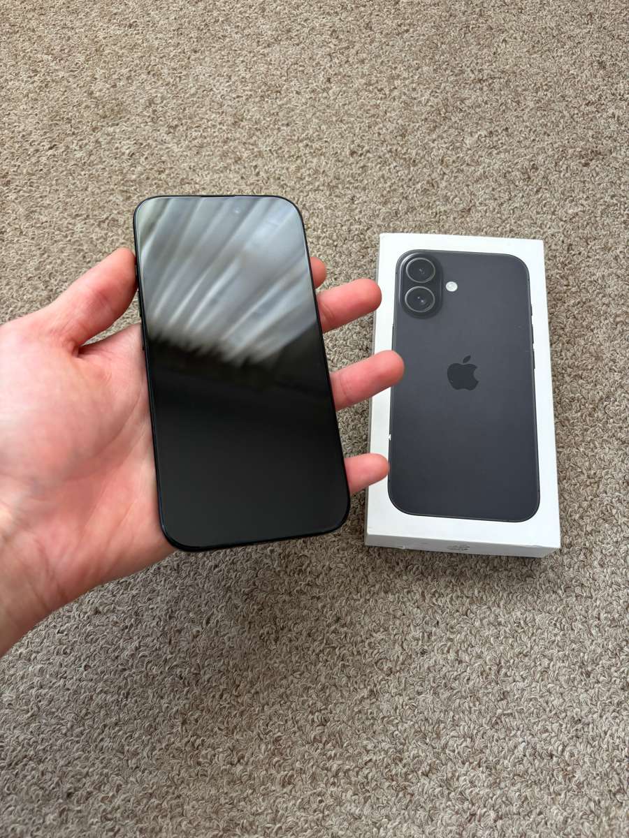 Apple iPhone 16 128gb good condition - black