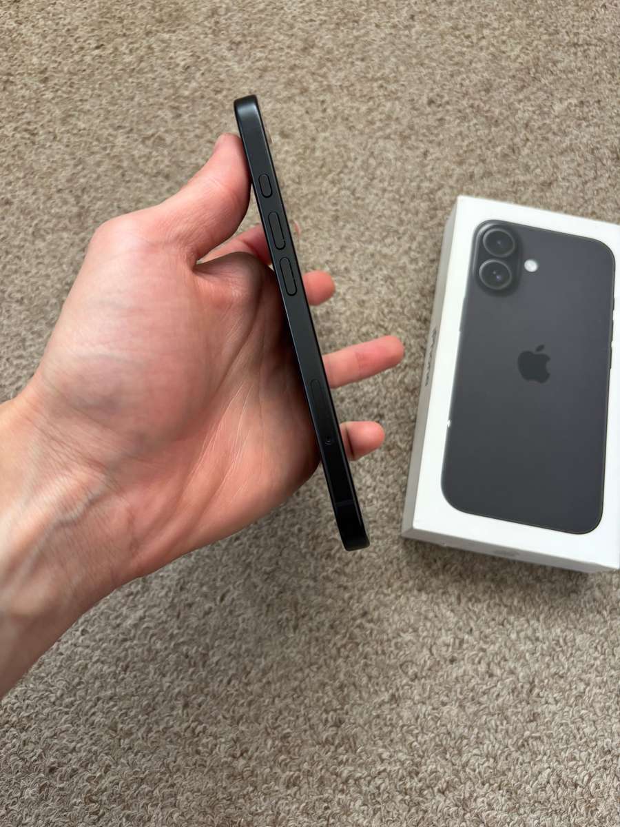 Apple iPhone 16 128gb good condition - black