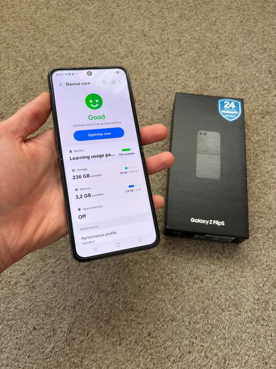 Samsung Galaxy Z Flip 5 256GB 8gb ram Dual sim with box