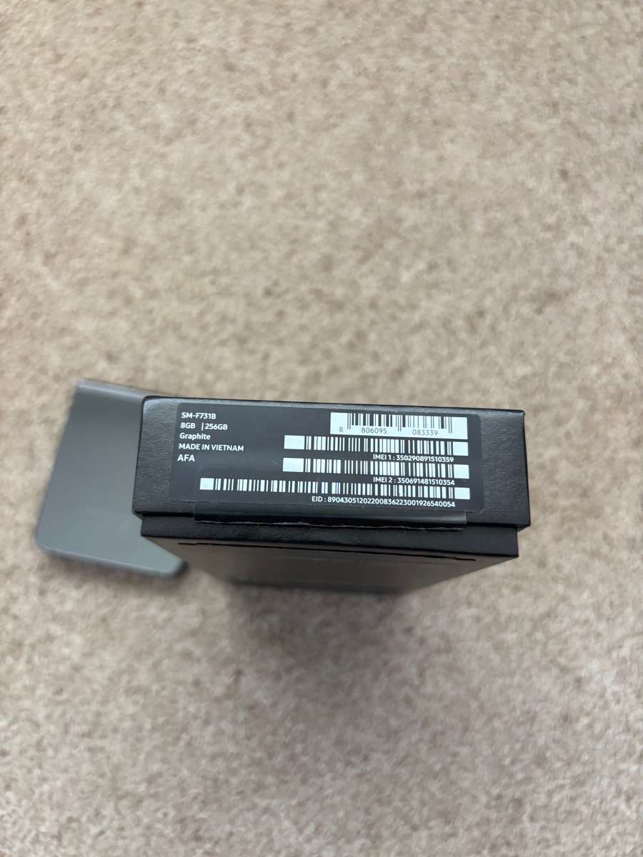 Samsung Galaxy Z Flip 5 256GB 8gb ram Dual sim with box