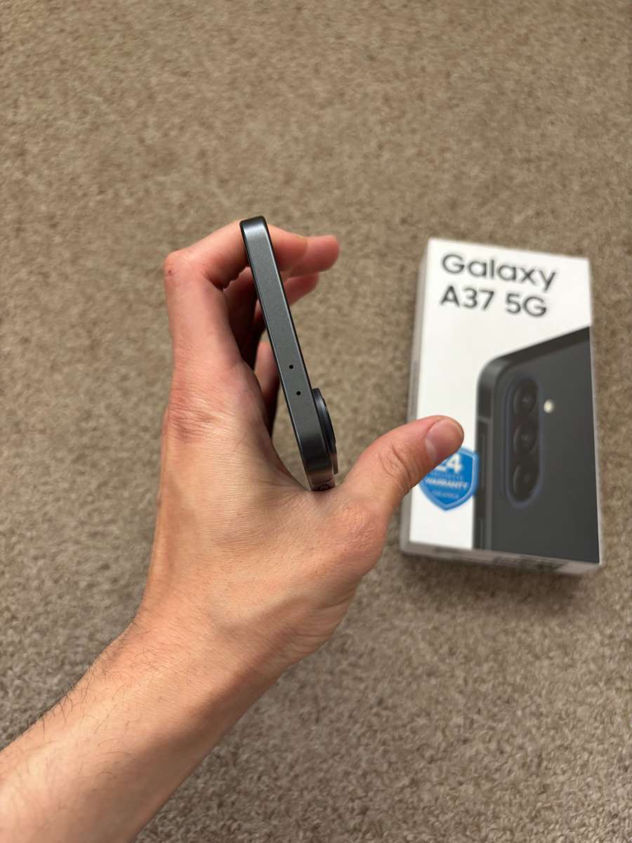 Samsung A37 5G Dual SIM 256gb 8gb ram Immaculate condition with box