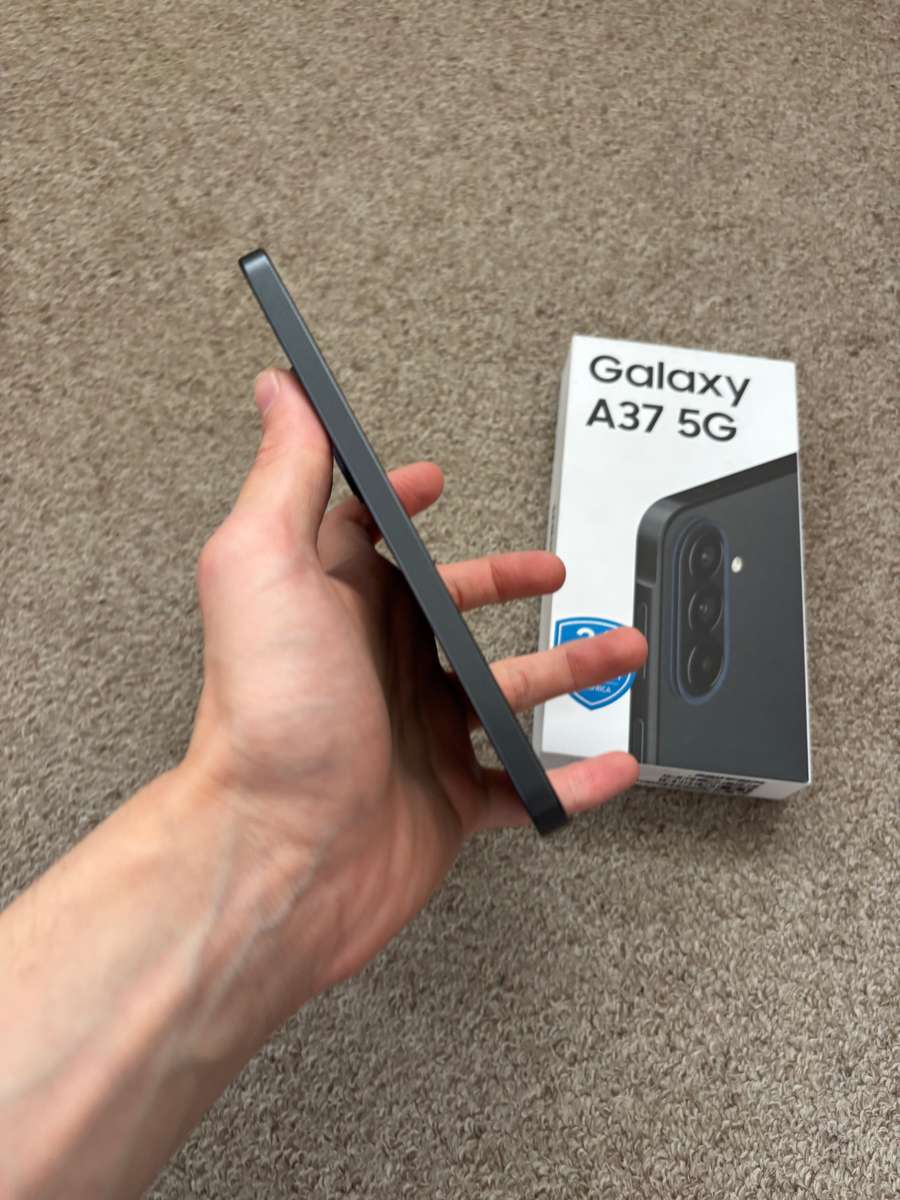 Samsung A37 5G Dual SIM 256gb 8gb ram Immaculate condition with box