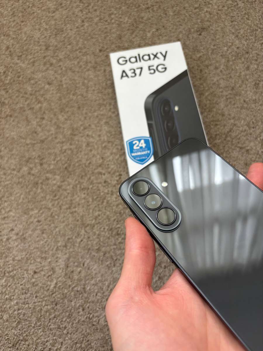 Samsung A37 5G Dual SIM 256gb 8gb ram Immaculate condition with box