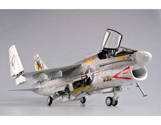 A-7E Corsair II - 1/32 Scale - Trumpeter - TRU02231