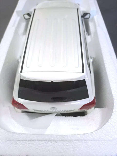 LAND CRUISER WHITE (RESIN) 1/18 Scale Kyosho  KYOKSR18008W-B