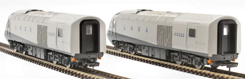 LNER - Class 43 - HST Train Pack (HM Queen Elizabeth II Platinum Jubilee) - 00 Gauge Hornby R30215