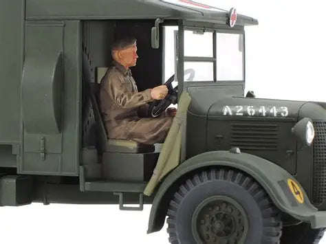 British 2-Ton 4x2 Ambulance - 1/32 Scale Tamiya 32605