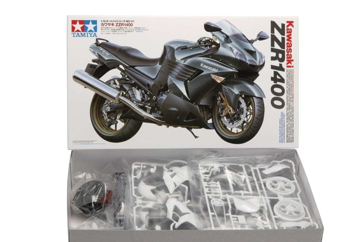 Kawasaki ZZR 1400 1/12 Scale Tamiya 14111