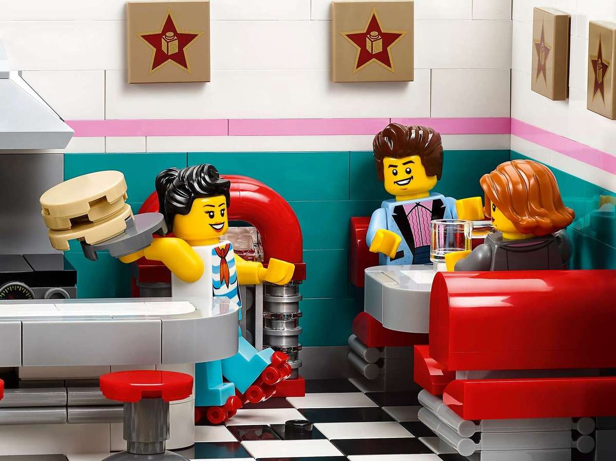 LEGO® Creator Expert Downtown Diner - 10260 - 2480 Piece Building Set