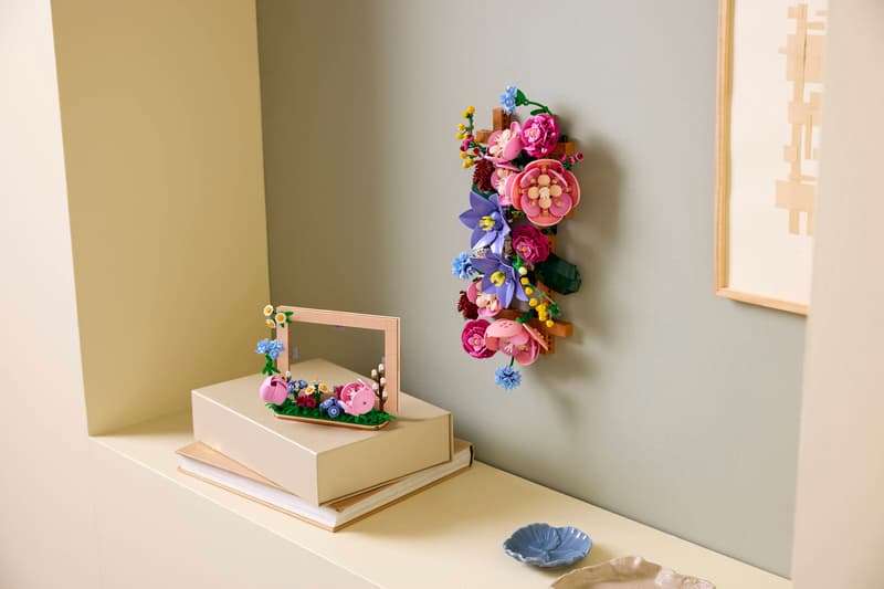 LEGO® Botanicals Floral Picture Frame - 40916 - 310 Piece Building Set
