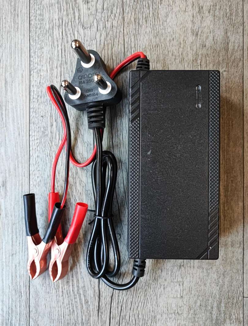 ETN-803 14.6vDC 5Amp Intelligent Lithium Battery Charger