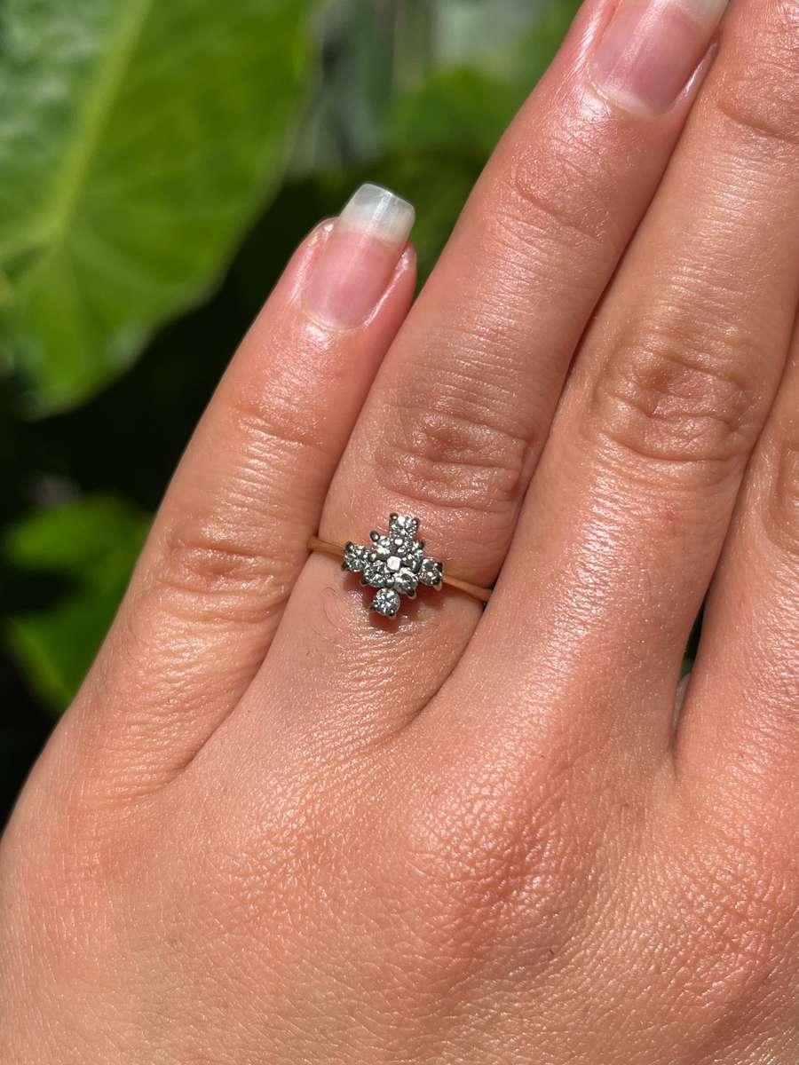 Vintage, 18K gold diamond 'star' ring