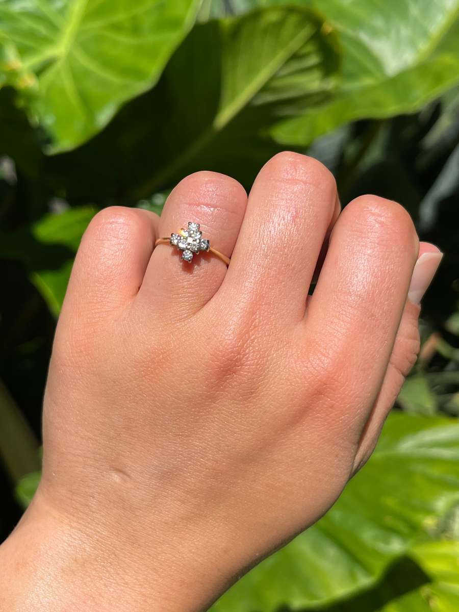 Vintage, 18K gold diamond 'star' ring