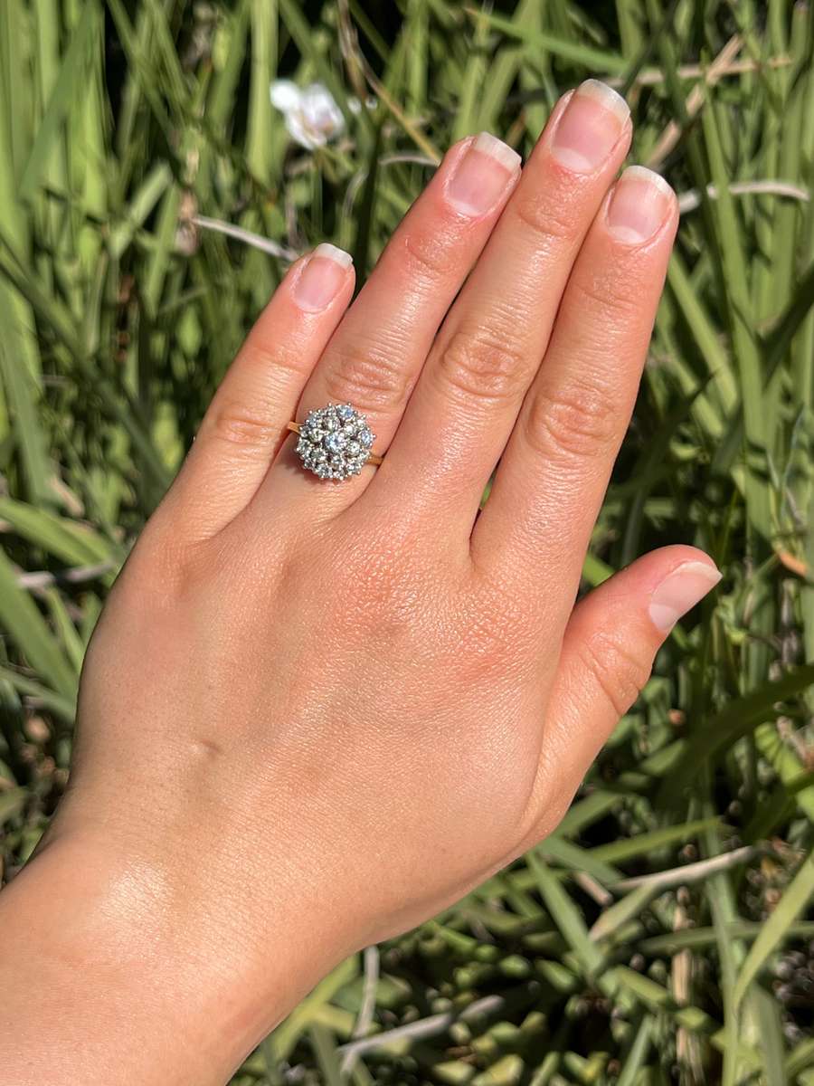 Vintage, 18K gold diamond cluster ring, c.1990s