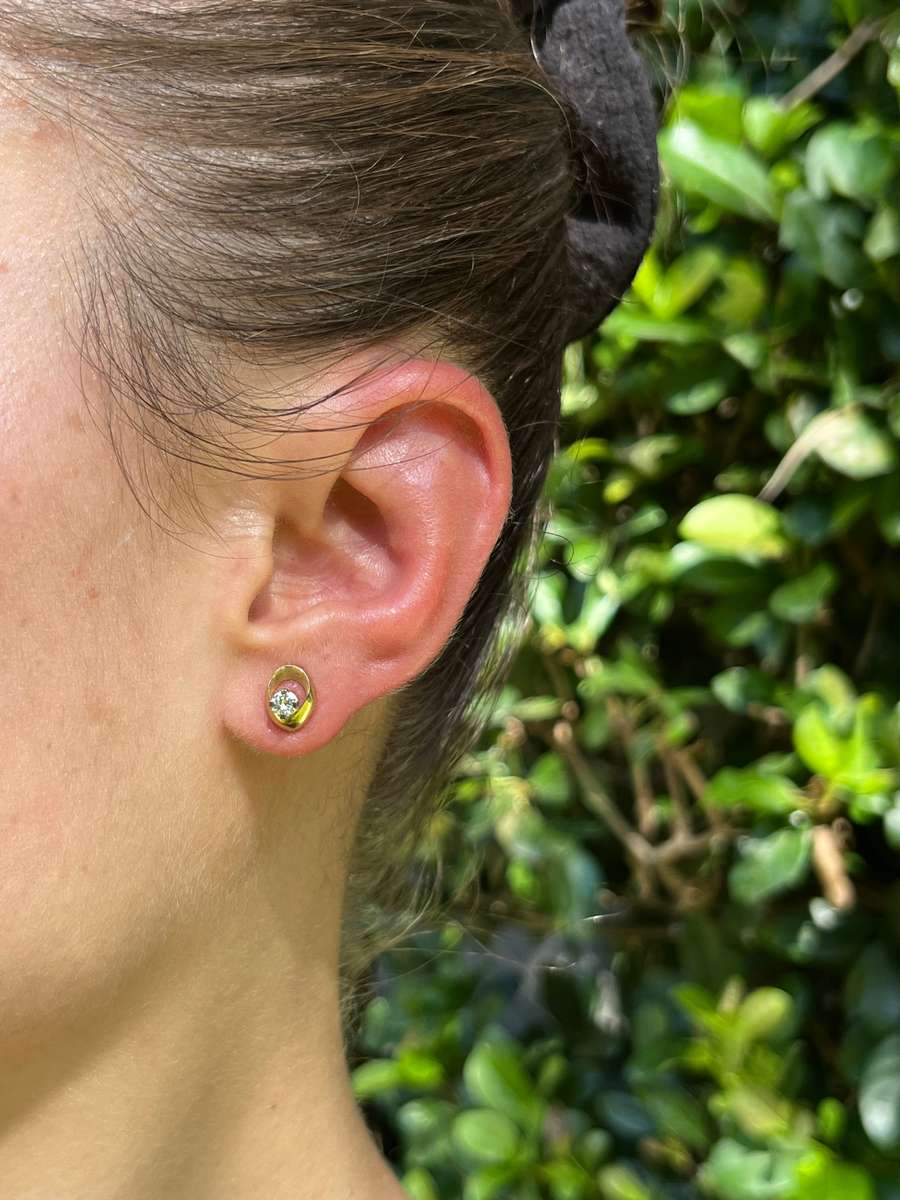 Mid-century, 18K gold diamond stud earrings