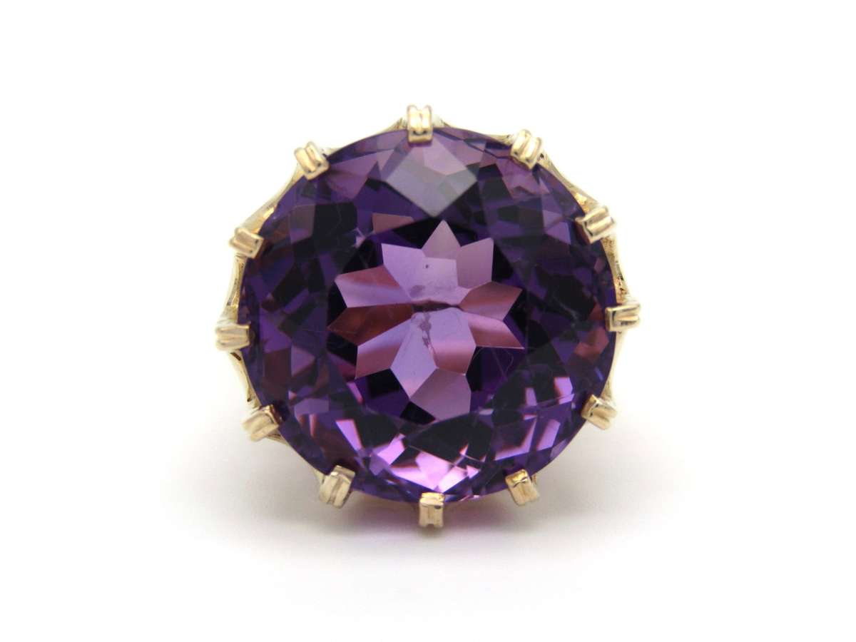 Mid-century, 9K gold amethyst cocktail ring