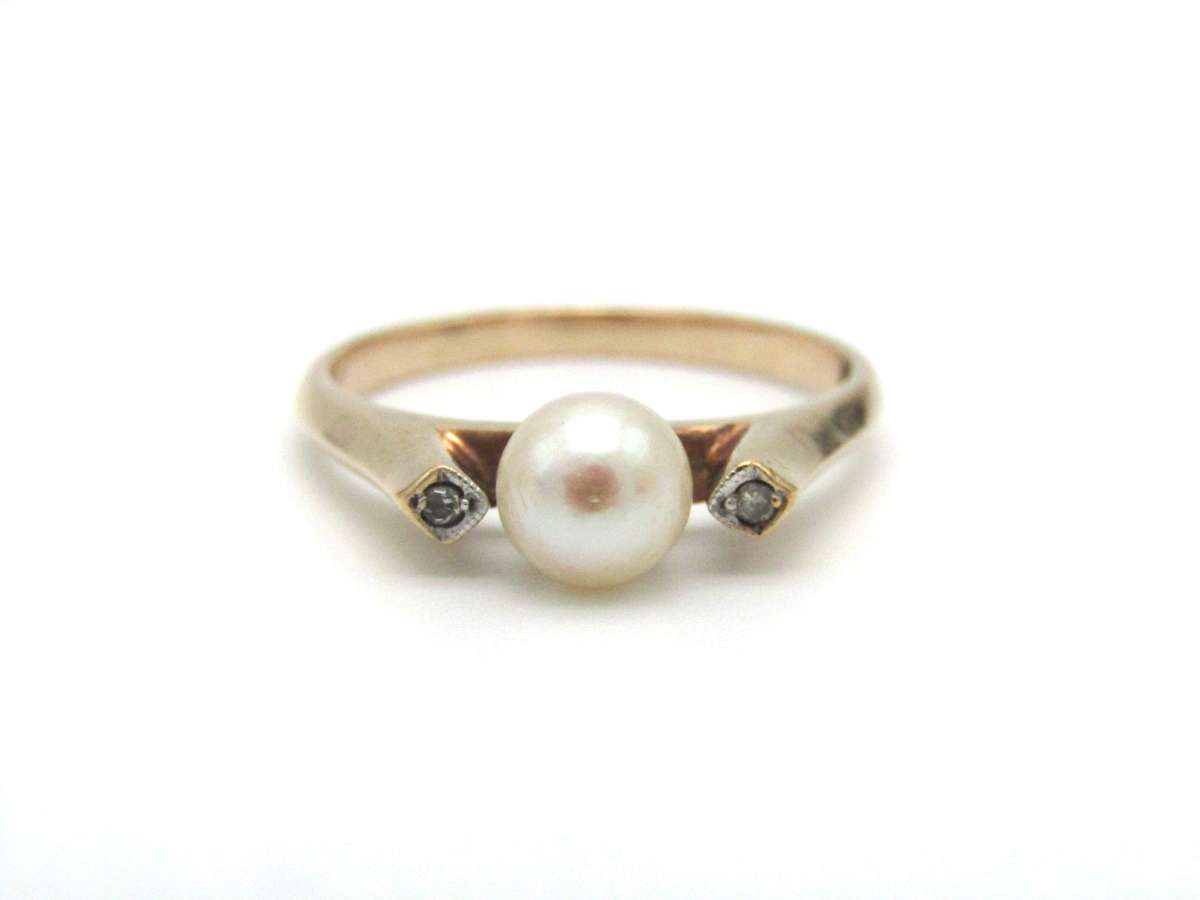 Vintage, 9K gold pearl and diamond ring.