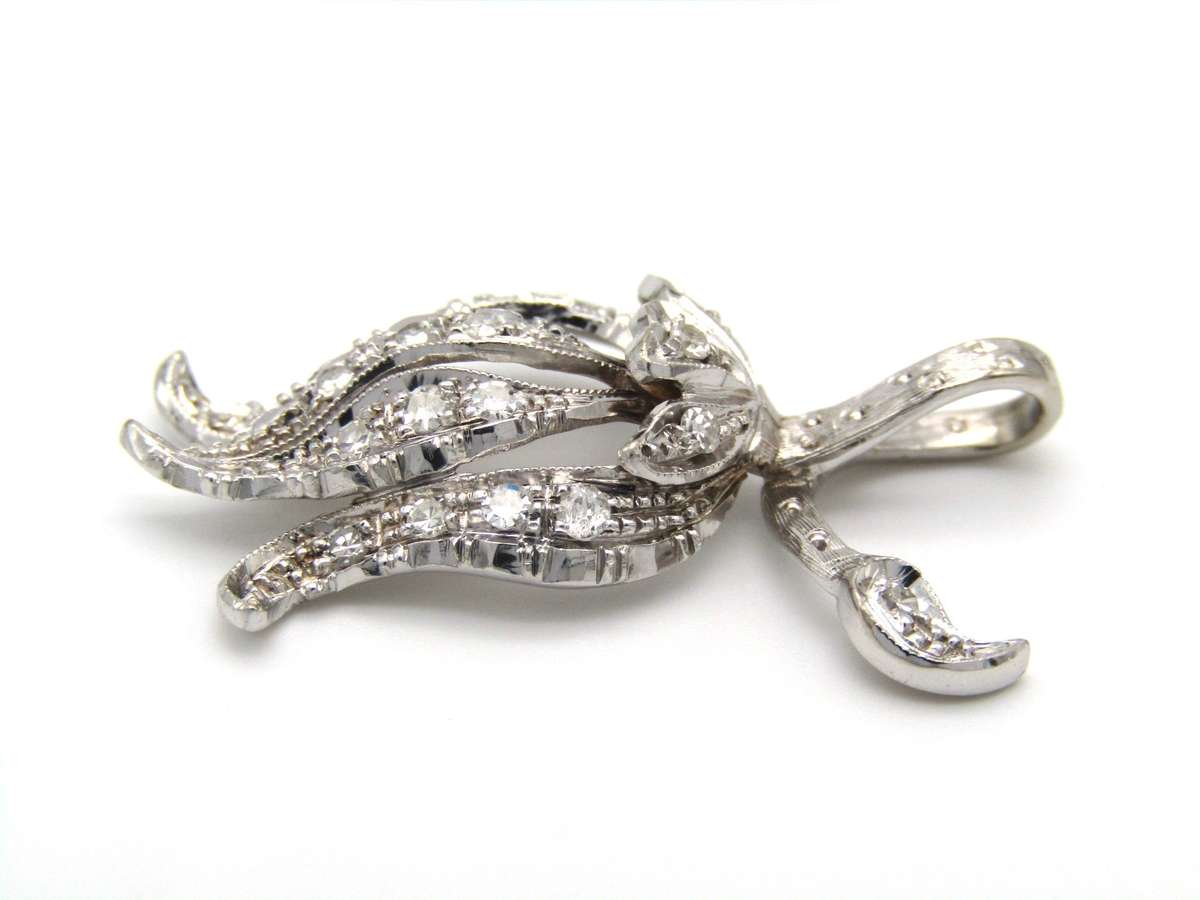 Edwardian, 9K gold diamond pendant