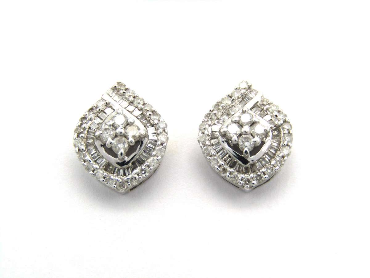 Estate, 18K gold diamond stud earrings
