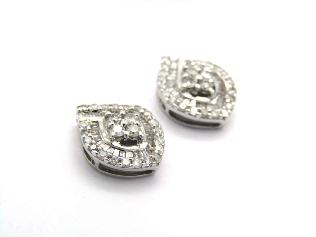 Estate, 18K gold diamond stud earrings