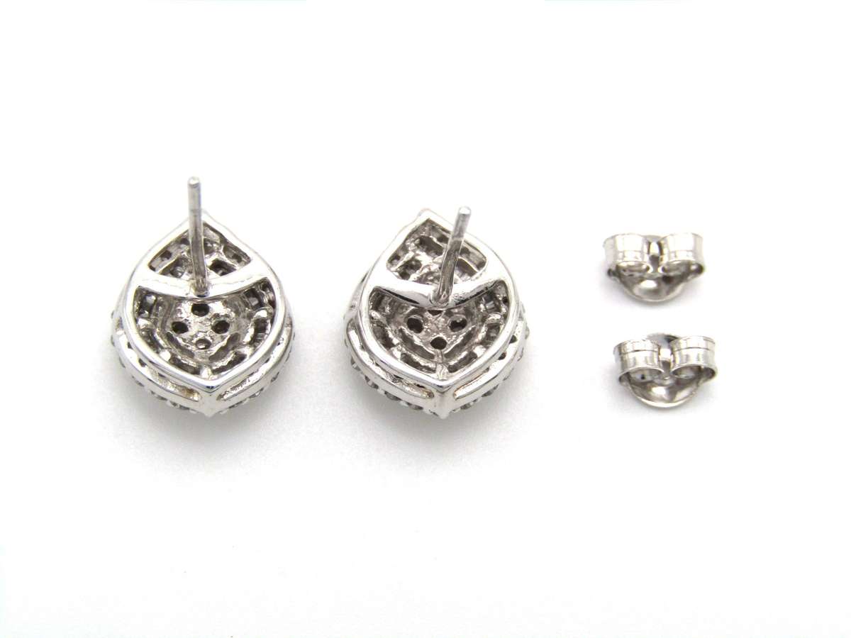 Estate, 18K gold diamond stud earrings