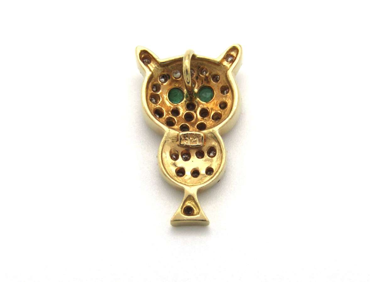 Vintage, 18K gold emerald and diamond cat pendant