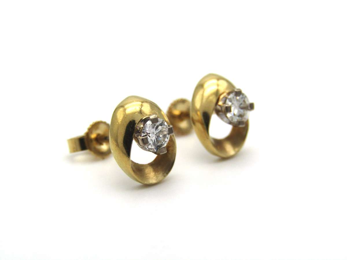 Mid-century, 18K gold diamond stud earrings