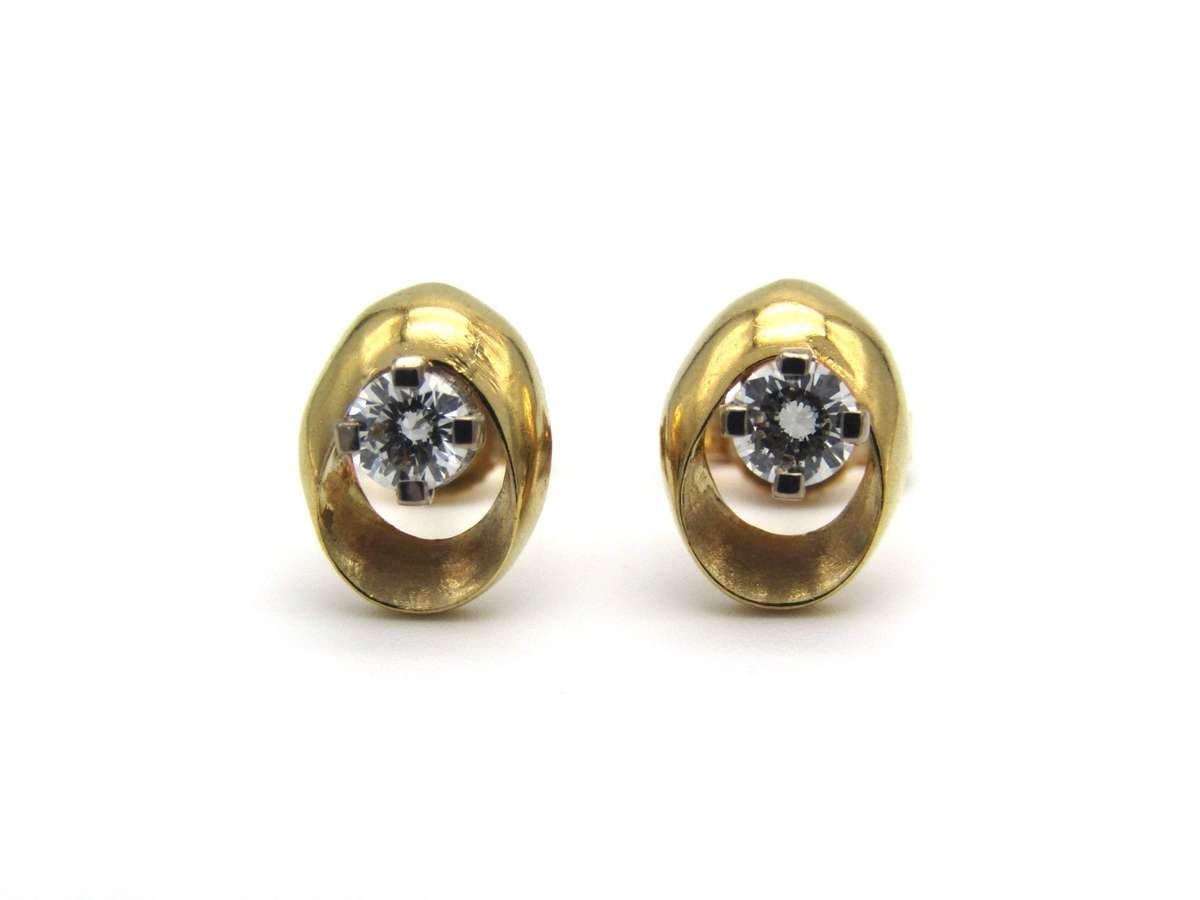 Mid-century, 18K gold diamond stud earrings