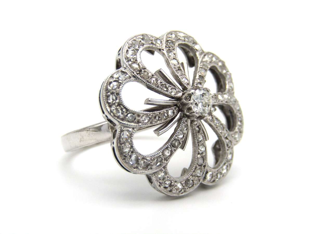 Mid-century, 18K gold diamond flower ring