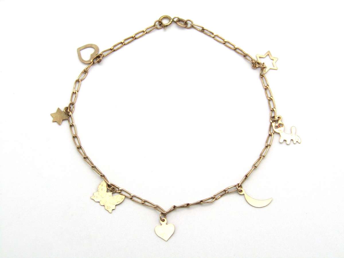 Estate, 9K gold charm bracelet