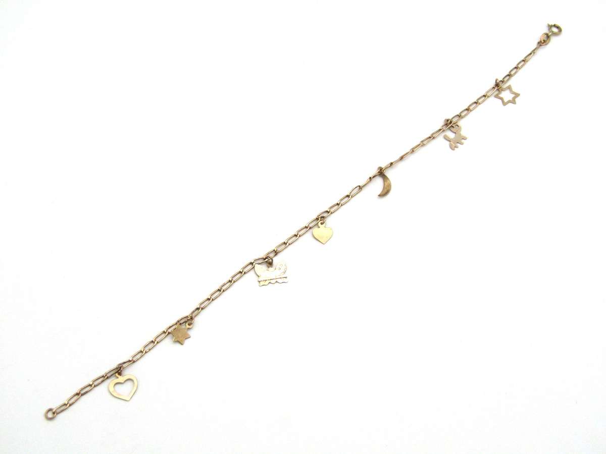 Estate, 9K gold charm bracelet