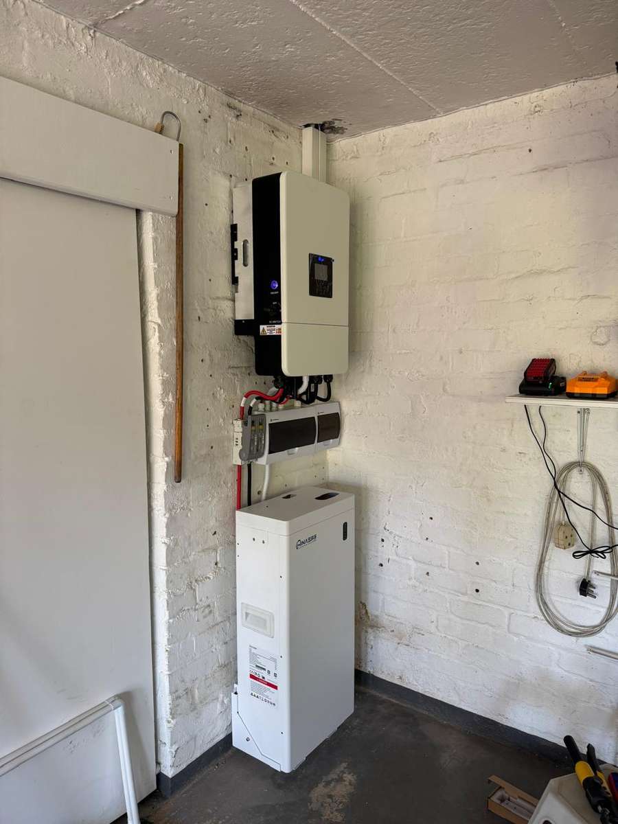 Deye 12kW Single Phase Hybrid Inverter (SUN-12K-SG02LP1-EU-AM3-P)