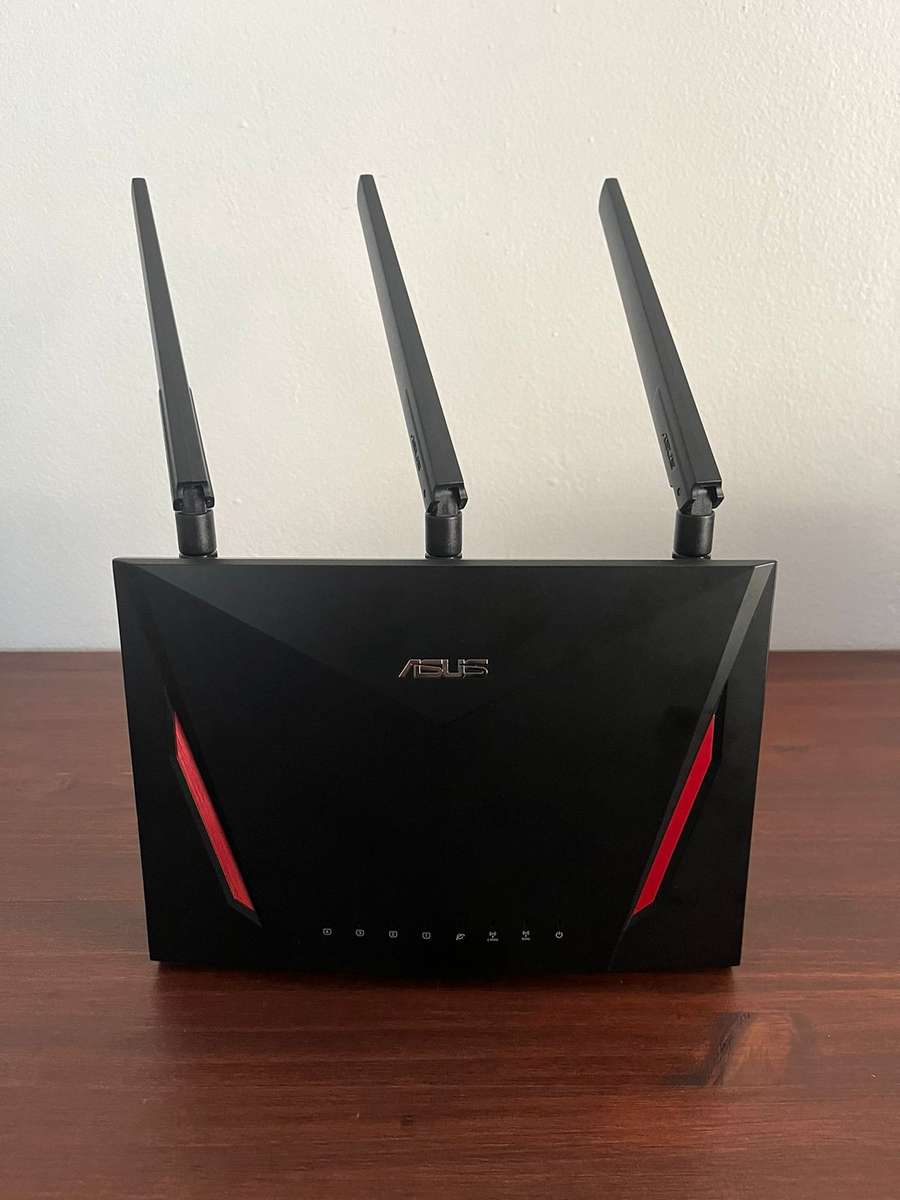 Asus Wireless - AC 2900 Dual Band Gigabit Router - Like new.