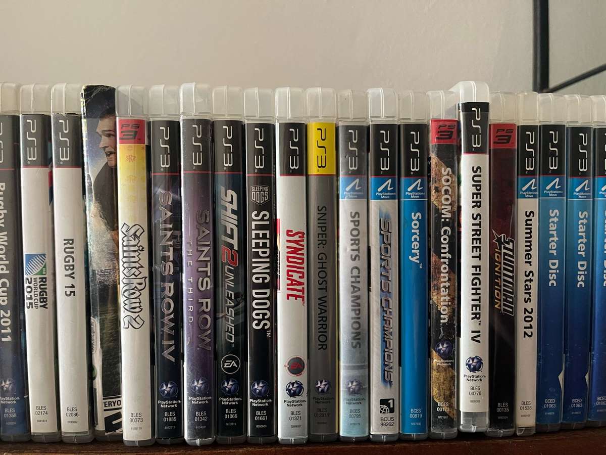 Playstation 3 combo 2 controls 3 games