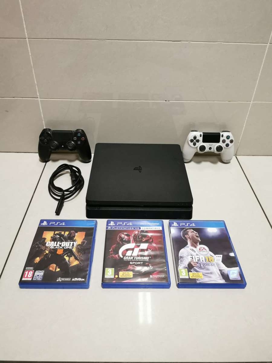 Playstation 4 1TB combo