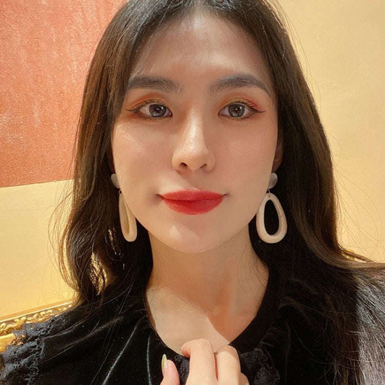 Retro Women Big Round Geometry out Oval Clip Earrings(white clip earring)