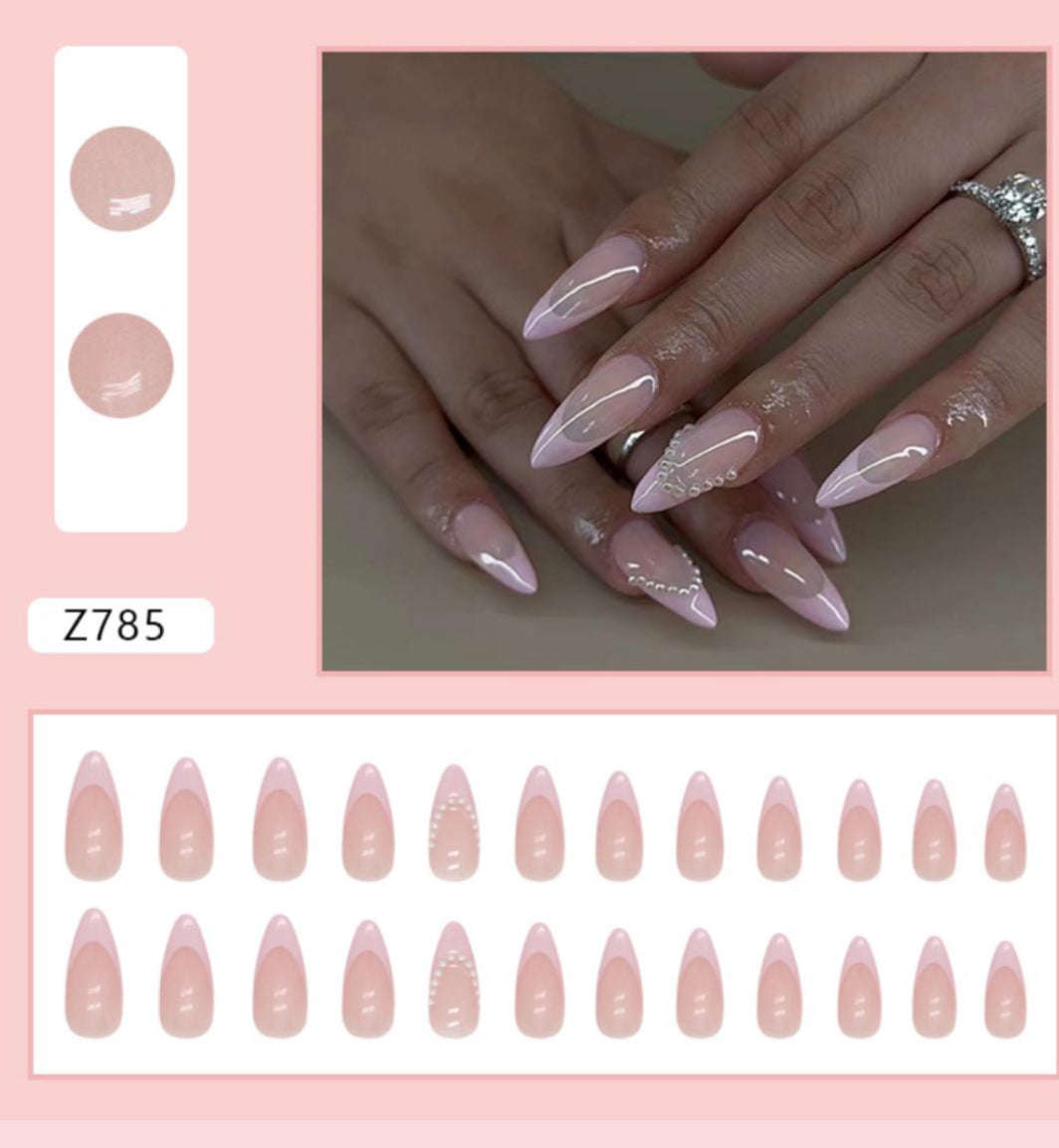 The Diamond of the Season Press On Nails
