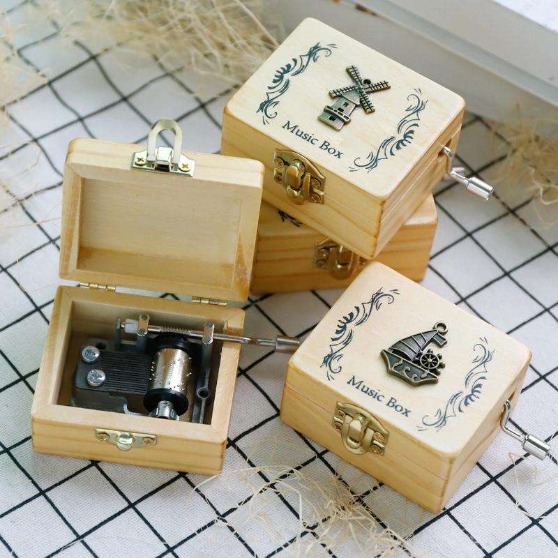 Creative Hand-cranked Wooden Music Box Valentine Day Gift(Heart)