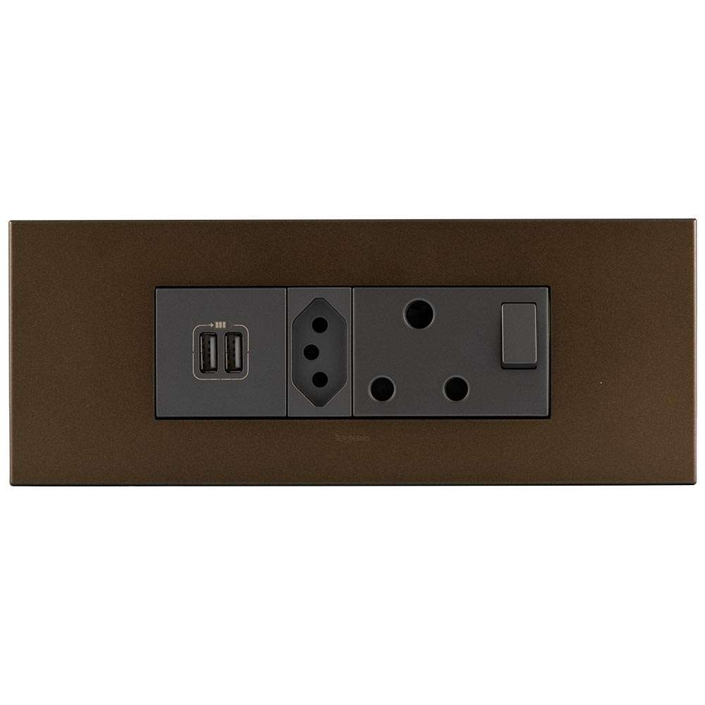 Legrand Arteor 6-Module Power Cluster 2x USB Type-A + V-Slim + RSA Socket
