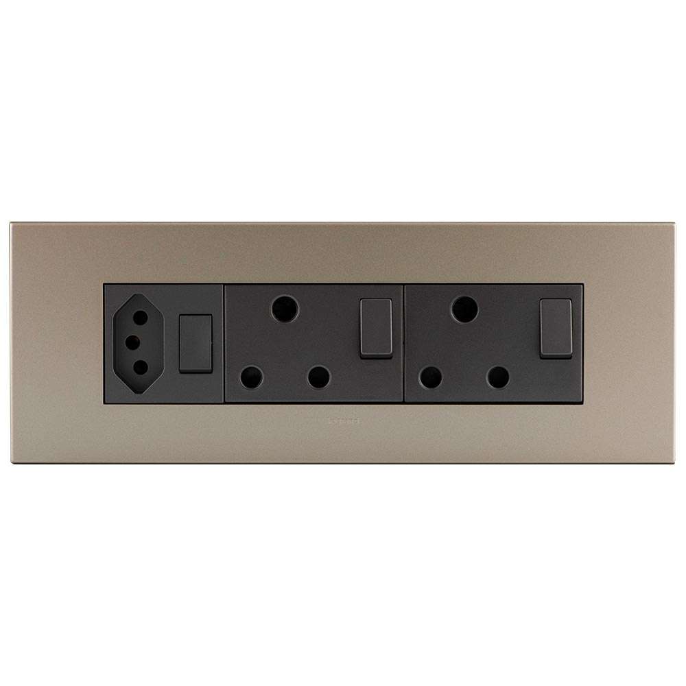 Legrand Arteor 8-Module Power Cluster V-Slim + 2 x RSA Sockets