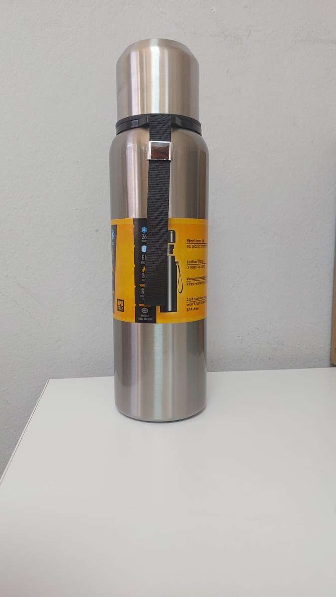 Stainless Steel Silver Insulated Vacuum Bottle Double Wall Thermal Flask for Hot and Cold Drinks