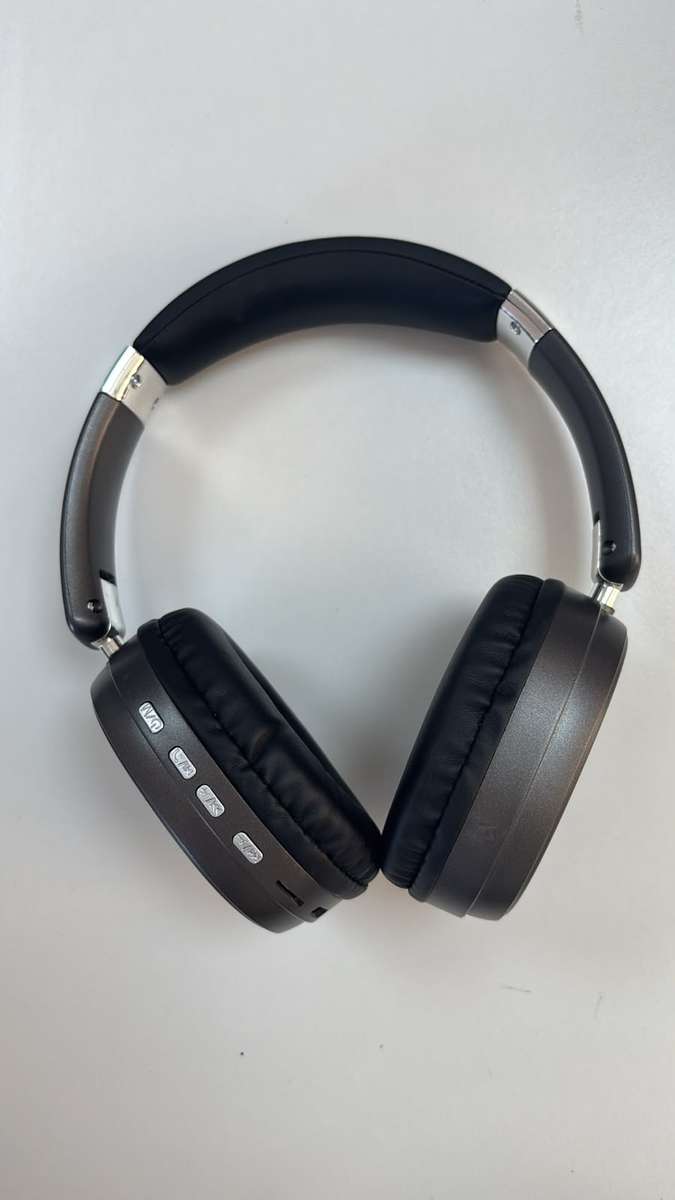 Wireless Bluetooth Noise Cancelling Over-Ear Headphones - Black - Fair Condition
